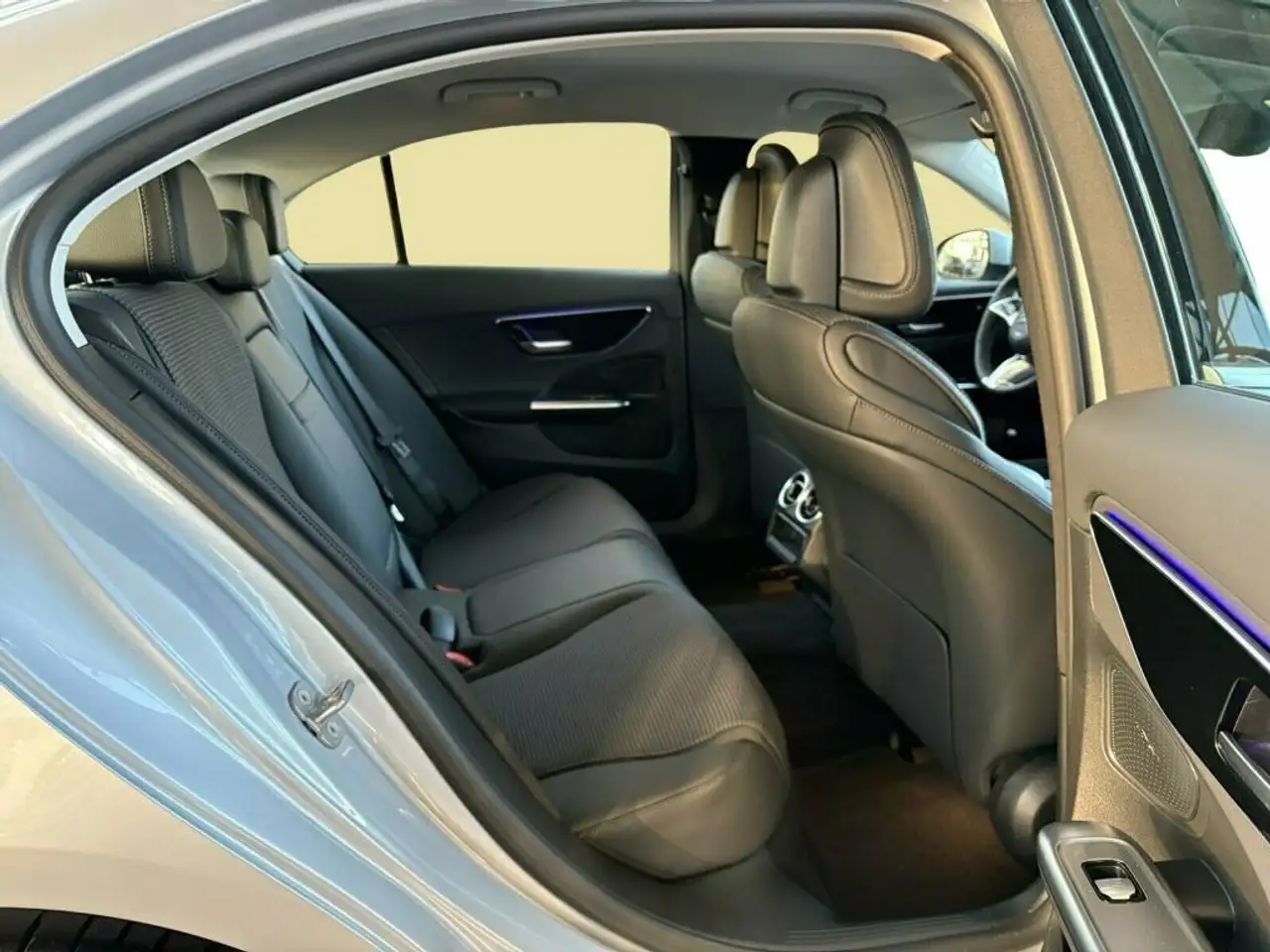 Mercedes-Benz C 180 AVANTGARDE/AHK/LED/MBUX 13