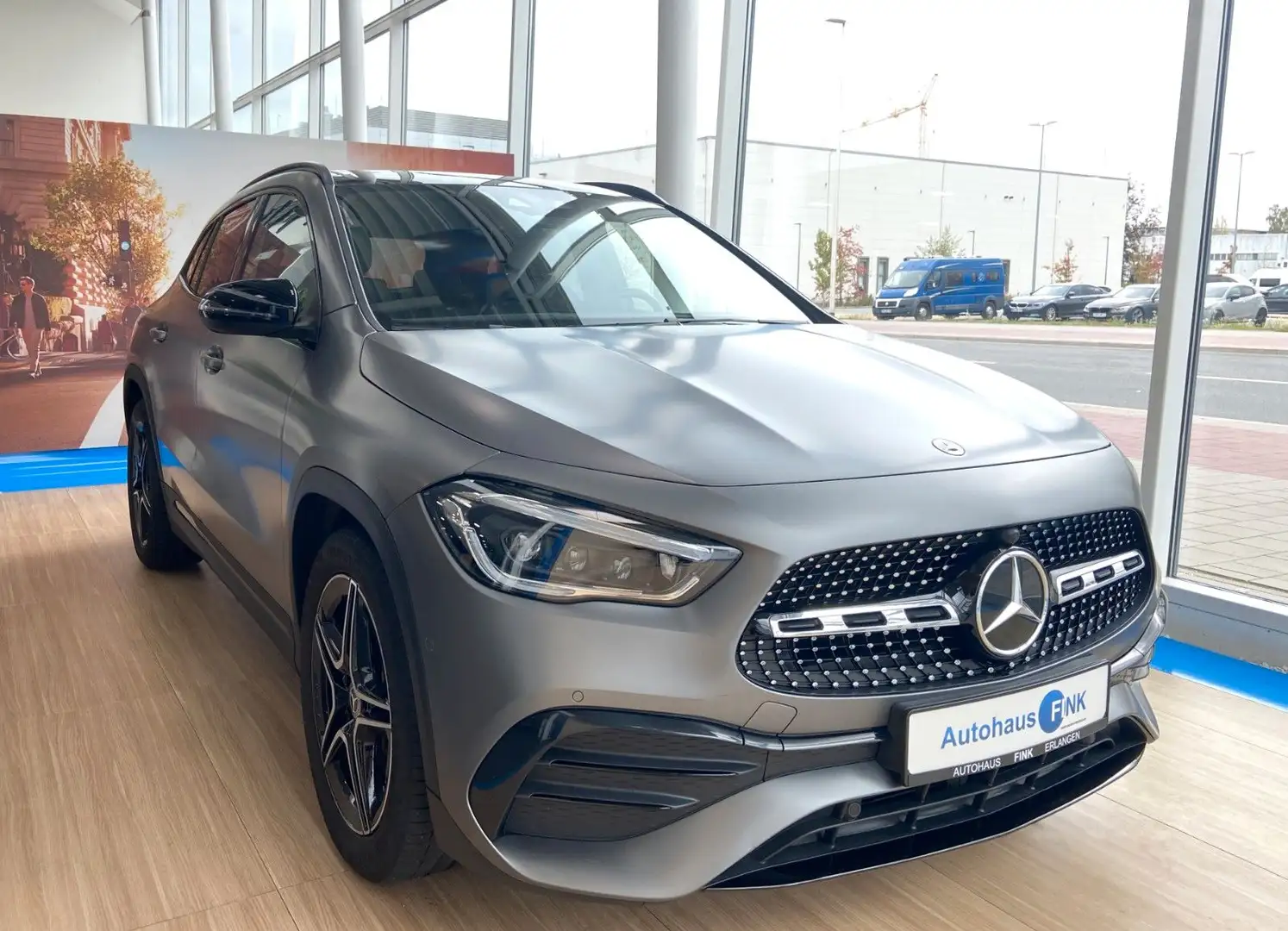 Mercedes-Benz GLA 220 d 4Matic Head-Up Kamera Panorama LED Gris - 1