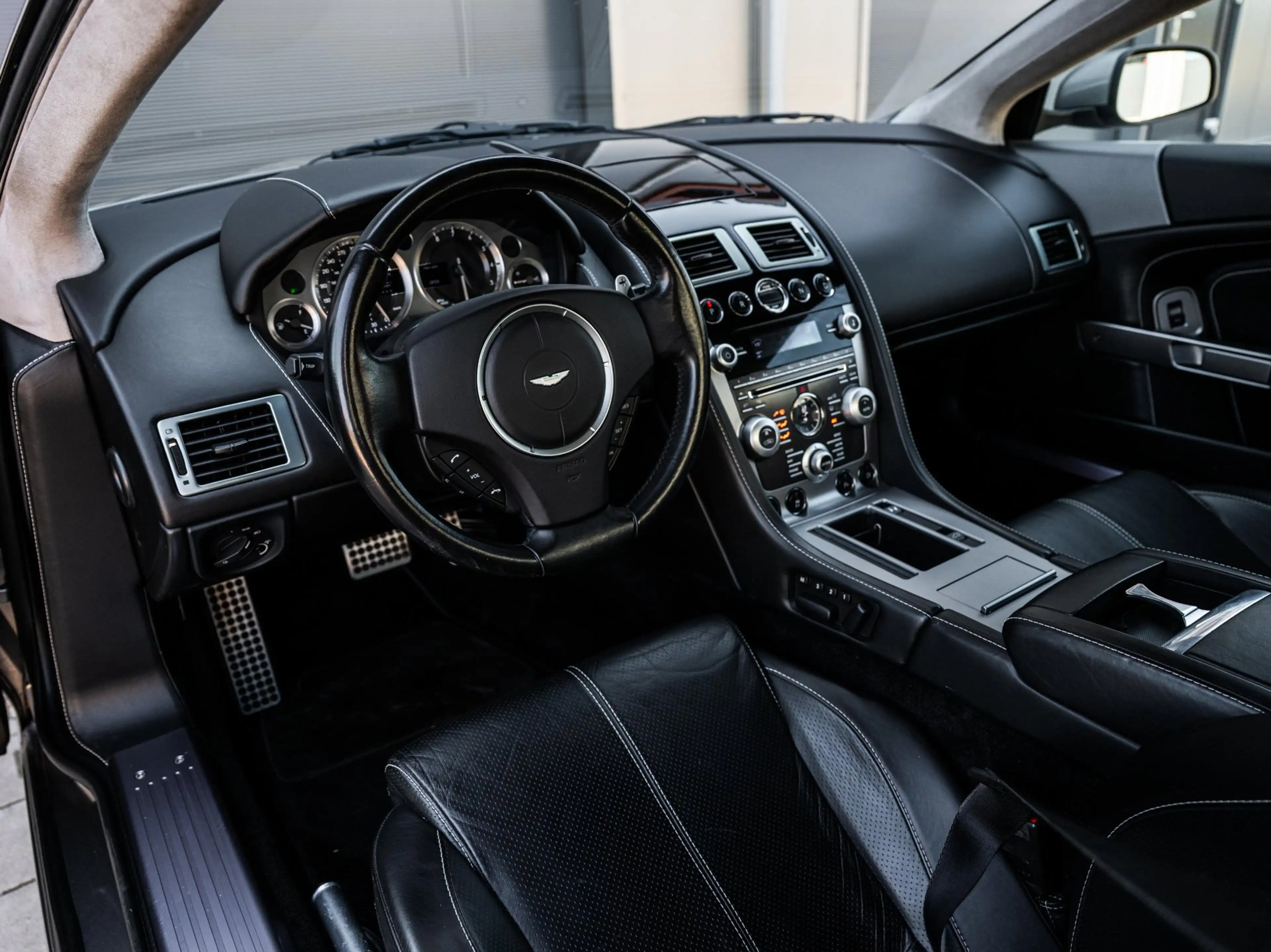 Aston Martin DB9 5.9 V12 Coupe | Dealer Oh. | Org. NL | Tungsten Si — photo 6