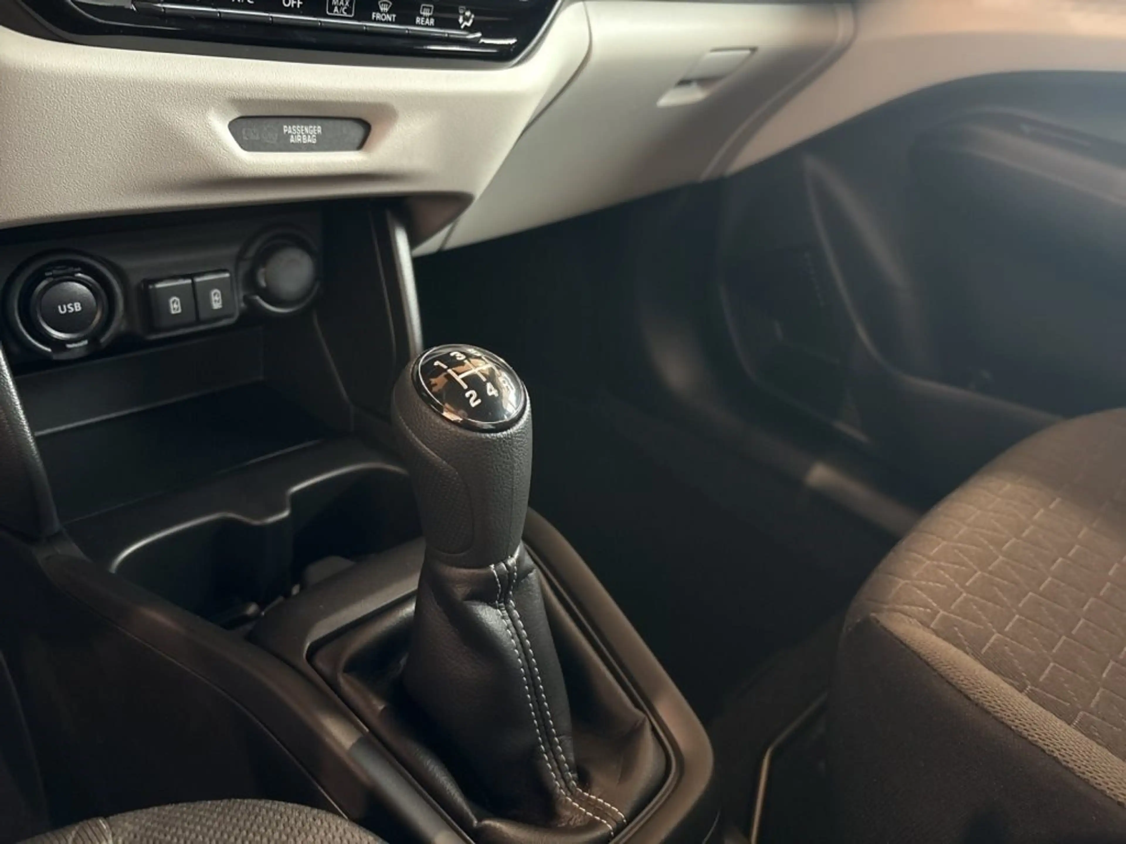 Suzuki Swift 1.2 HYBRID ALLGRIP shine — photo 14