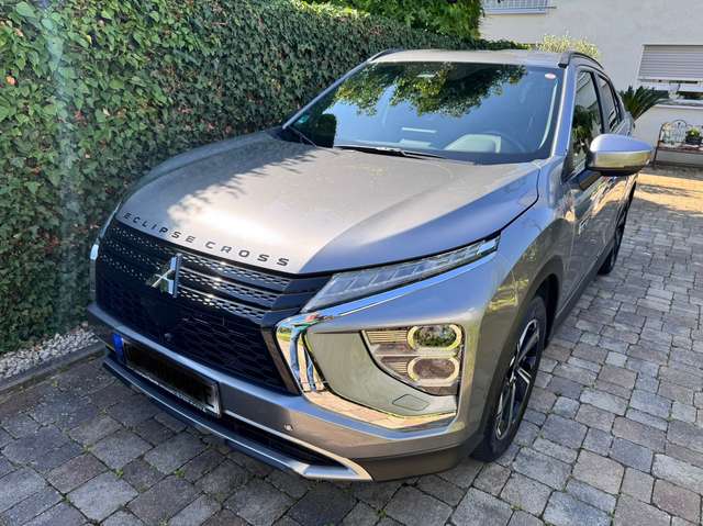 Imagine Mitsubishi Eclipse Cross Plus Hybrid 4WD