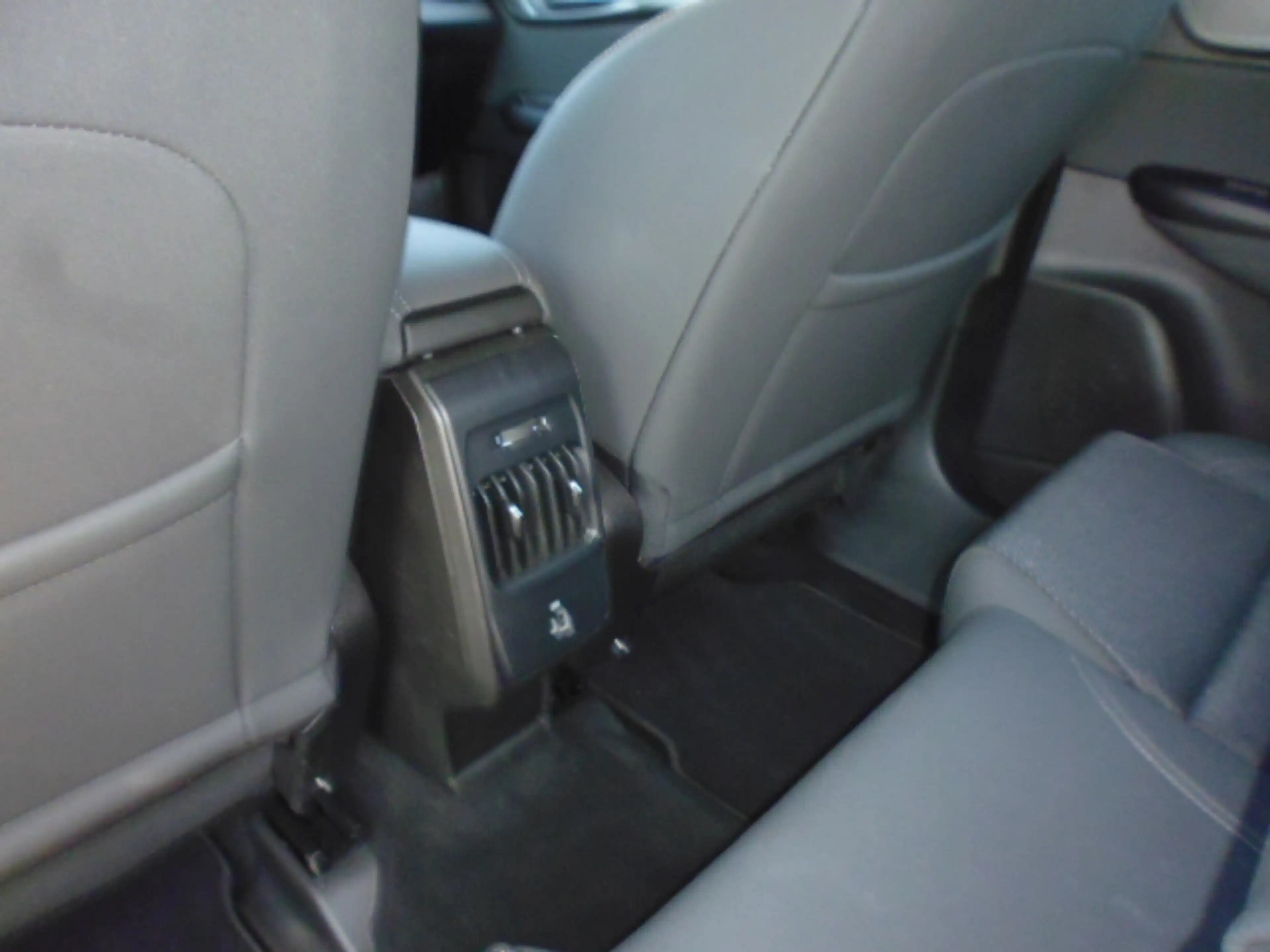 Alfa Romeo Tonale Ti LED, NAV, 7 Gang Automatik — photo 13
