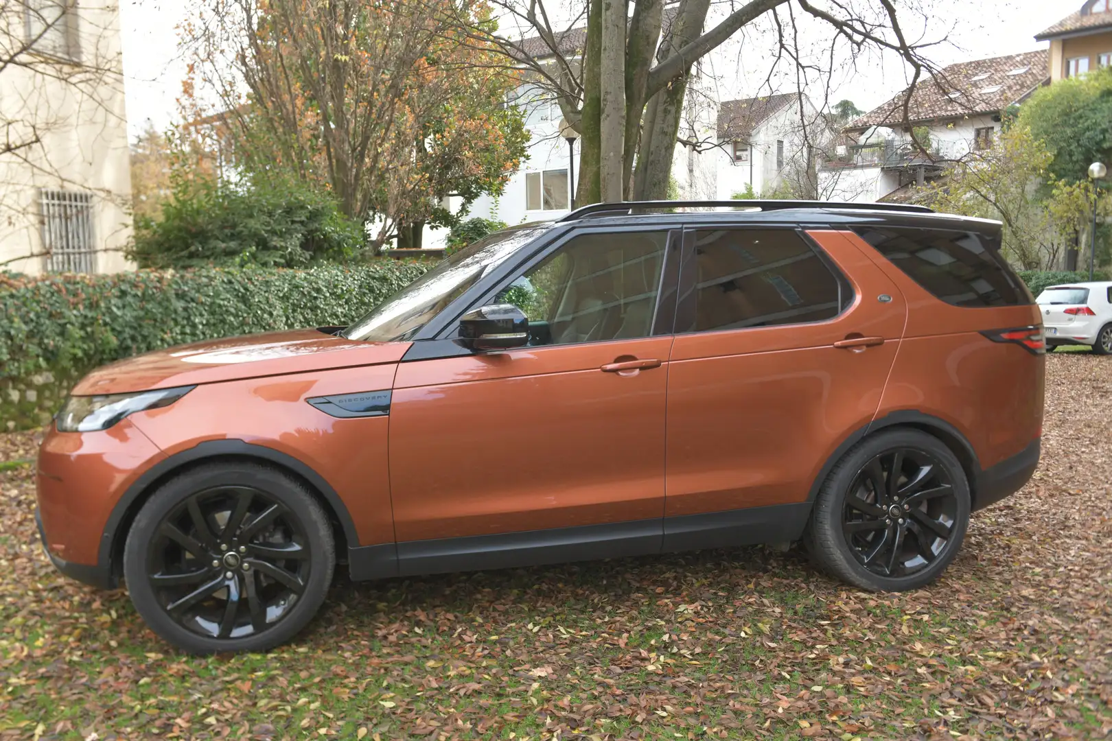 Land Rover Discovery First Edition Portocaliu - 1