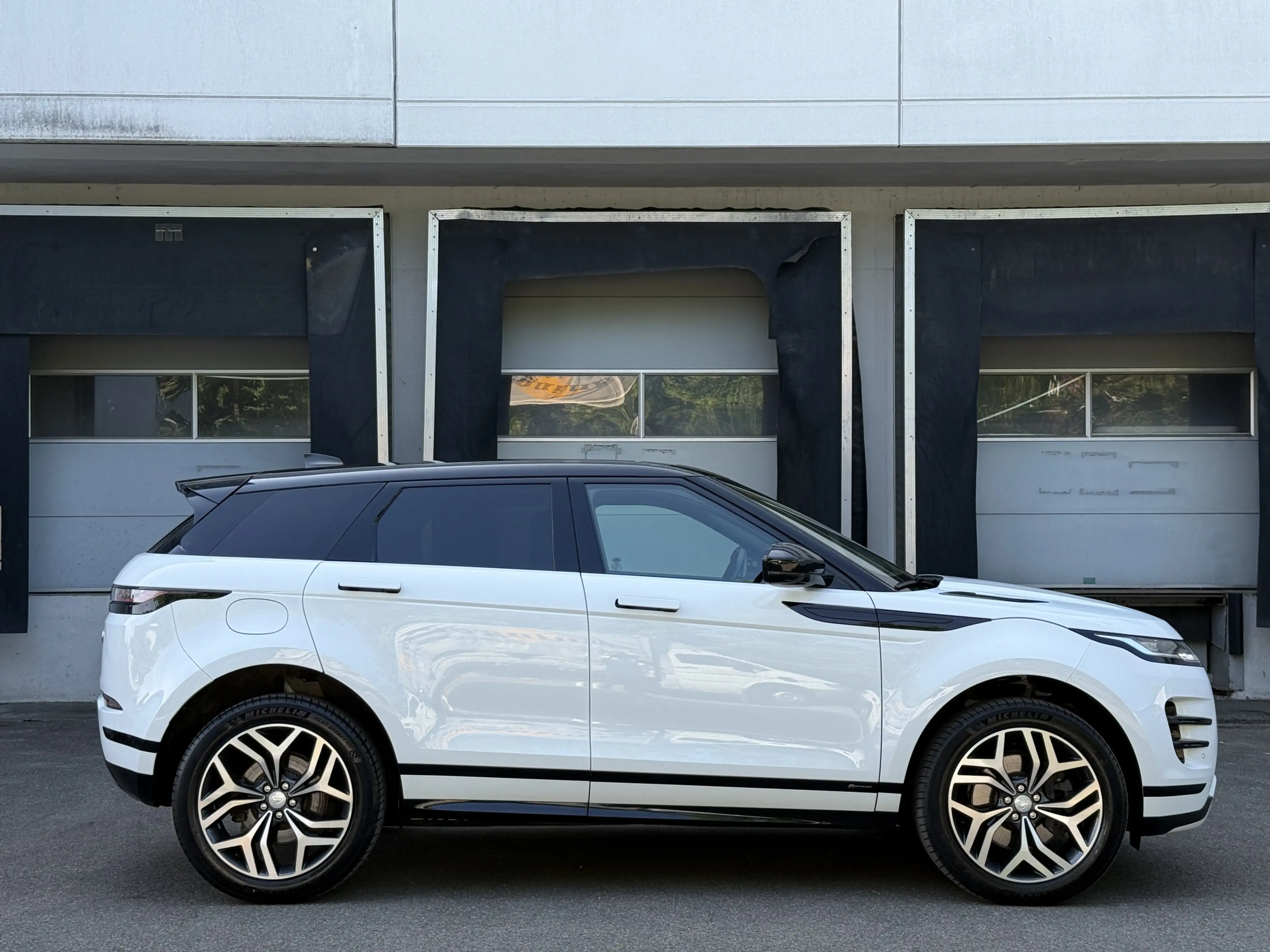 Land Rover Range Rover Evoque D240 R-Dynamic S LED Pano 360 — photo 7