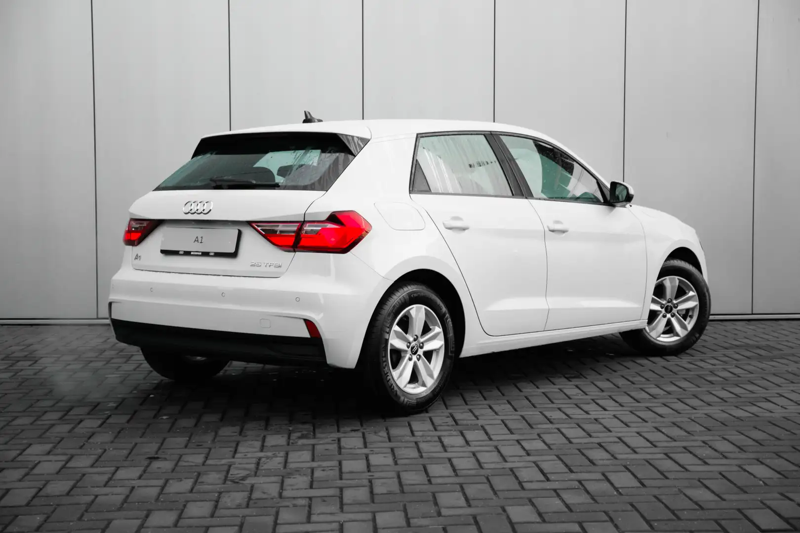 Audi A1 Sportback 25 TFSI Pro Line Wit - 2
