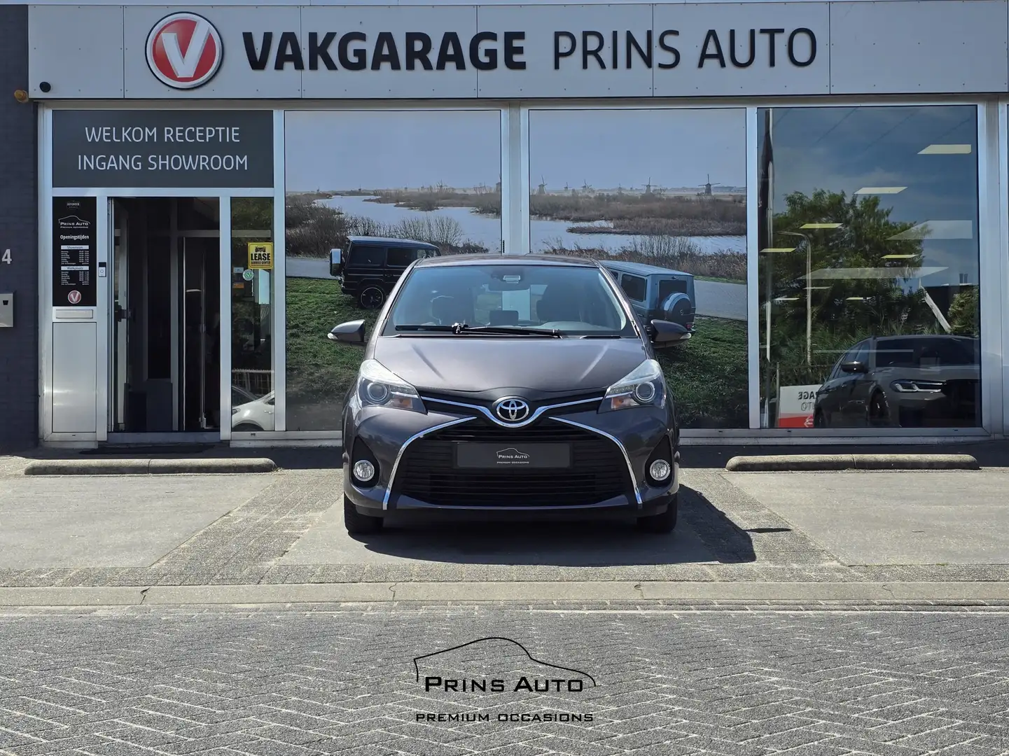 Toyota Yaris 1.3 VVT-i Trend |NAVI|BLUETOOTH|CLIMA|ORG.NL|NAP 3 Grijs - 2
