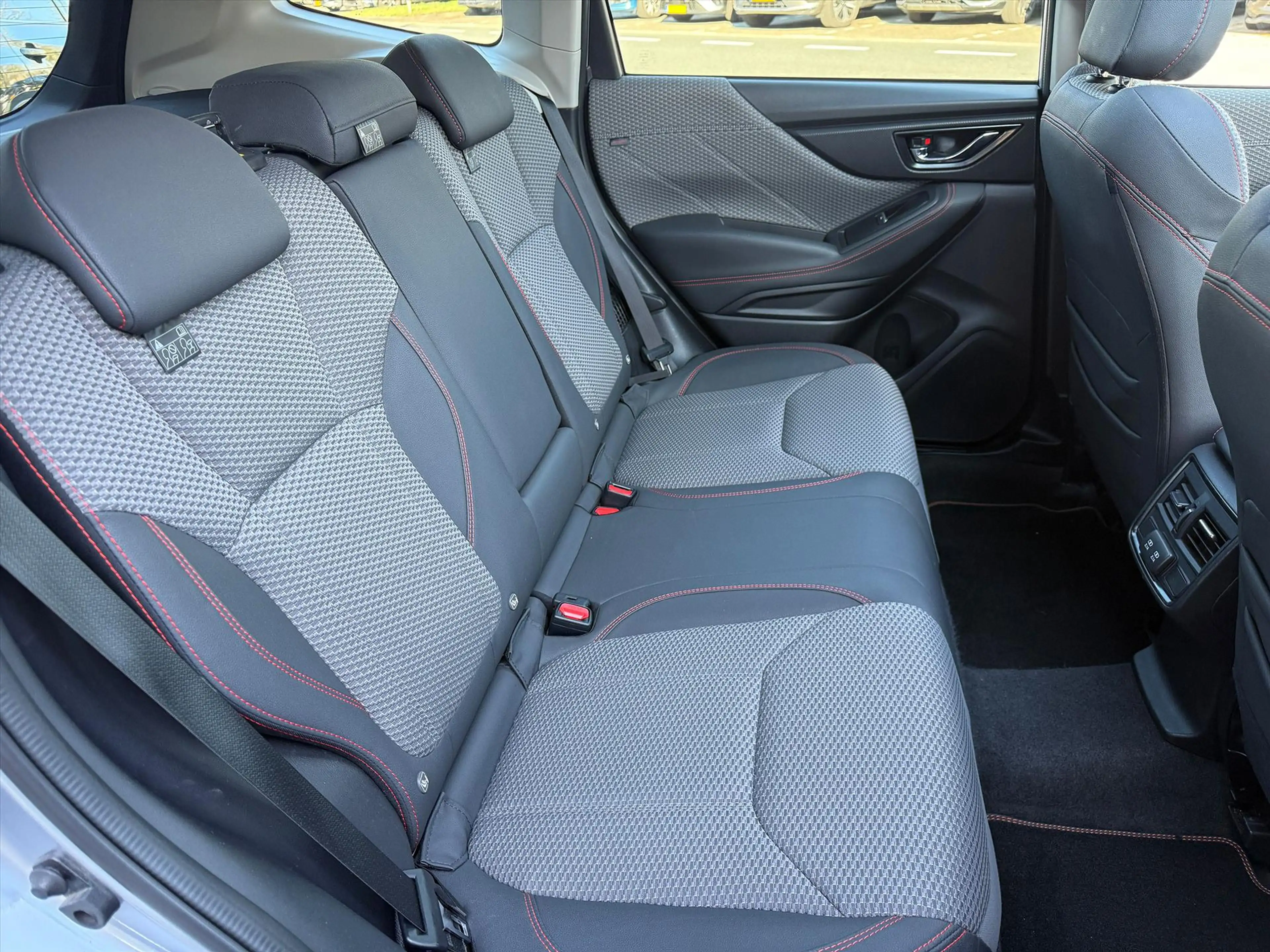 Subaru Forester 2.0i e-BOXER 150pk CVT AWD SPORT | Navi | Trekhaak — photo 18