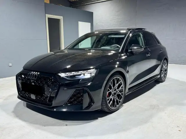 Audi RS3 view 5