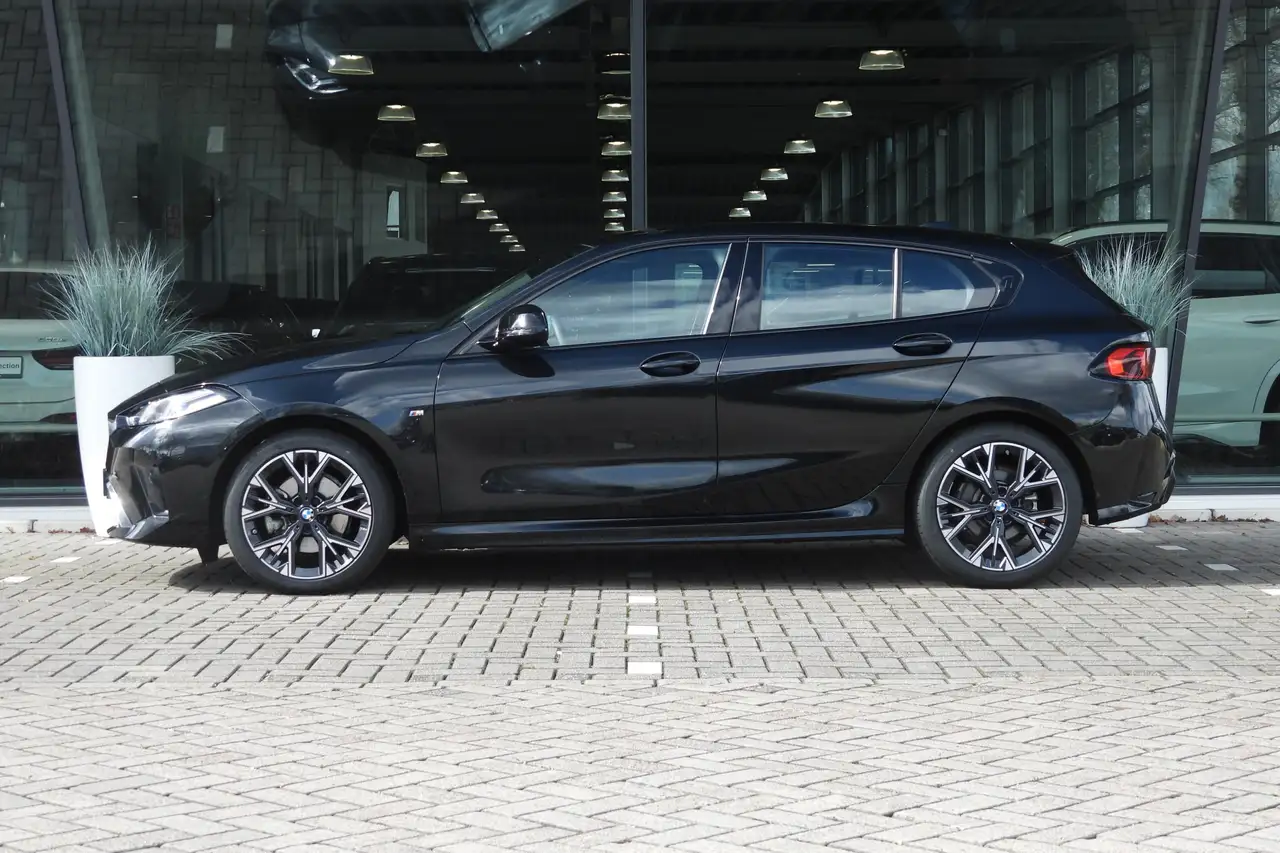 BMW 1 Series 2026 — фото 14