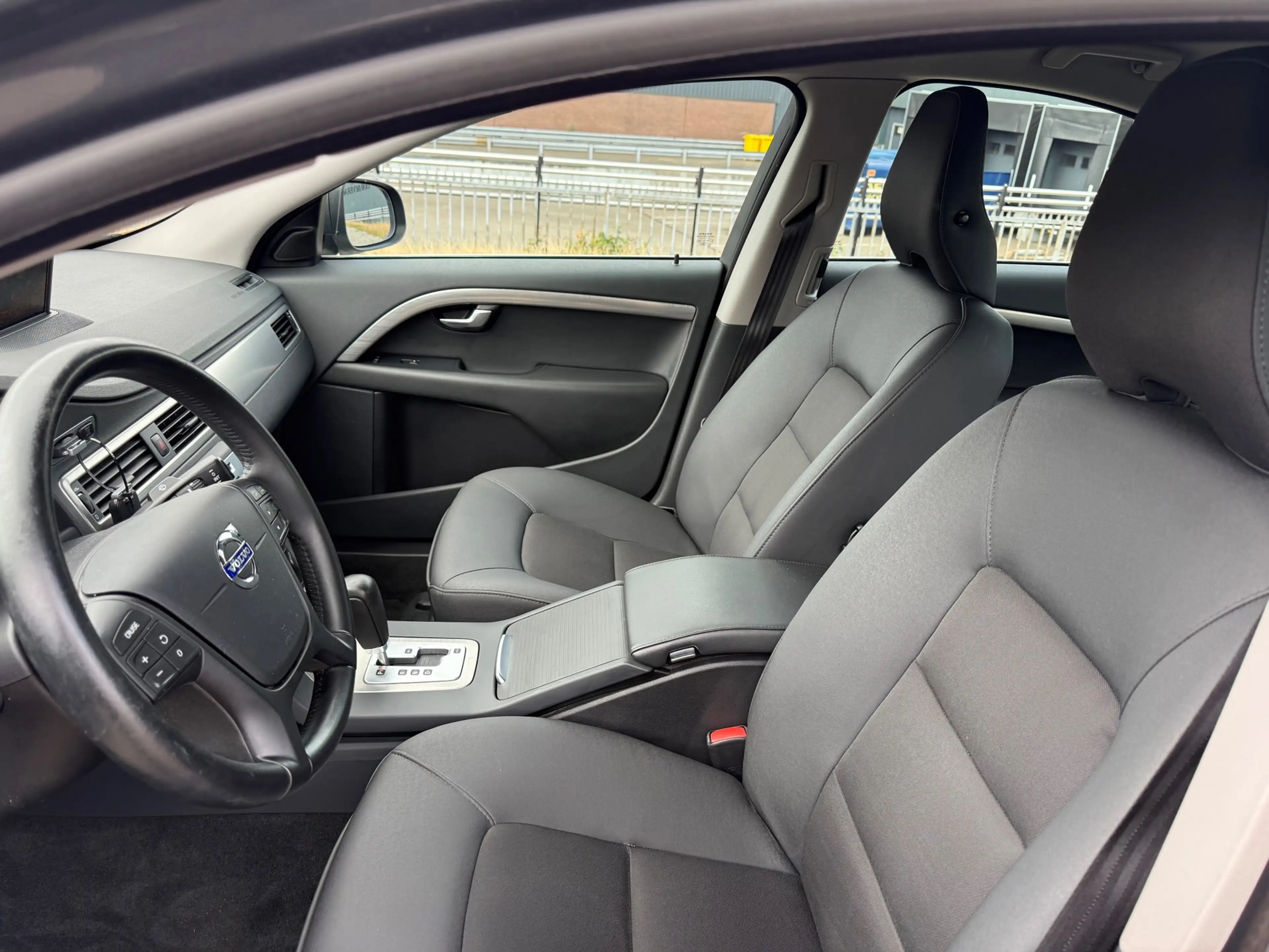 Volvo S80 1.6 T4 Kinetic — photo 12