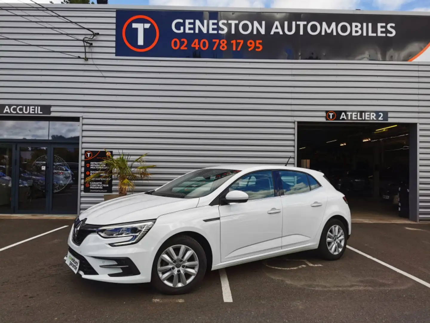 Renault Megane 1.5 BLUE DCI 115CH BUSINESS EDC Blanc - 1