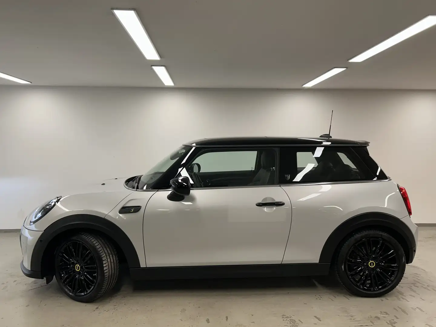 MINI Cooper SE Hatch Parkass. Pano. DAB LED RFK Klimaaut. Weiß - 2
