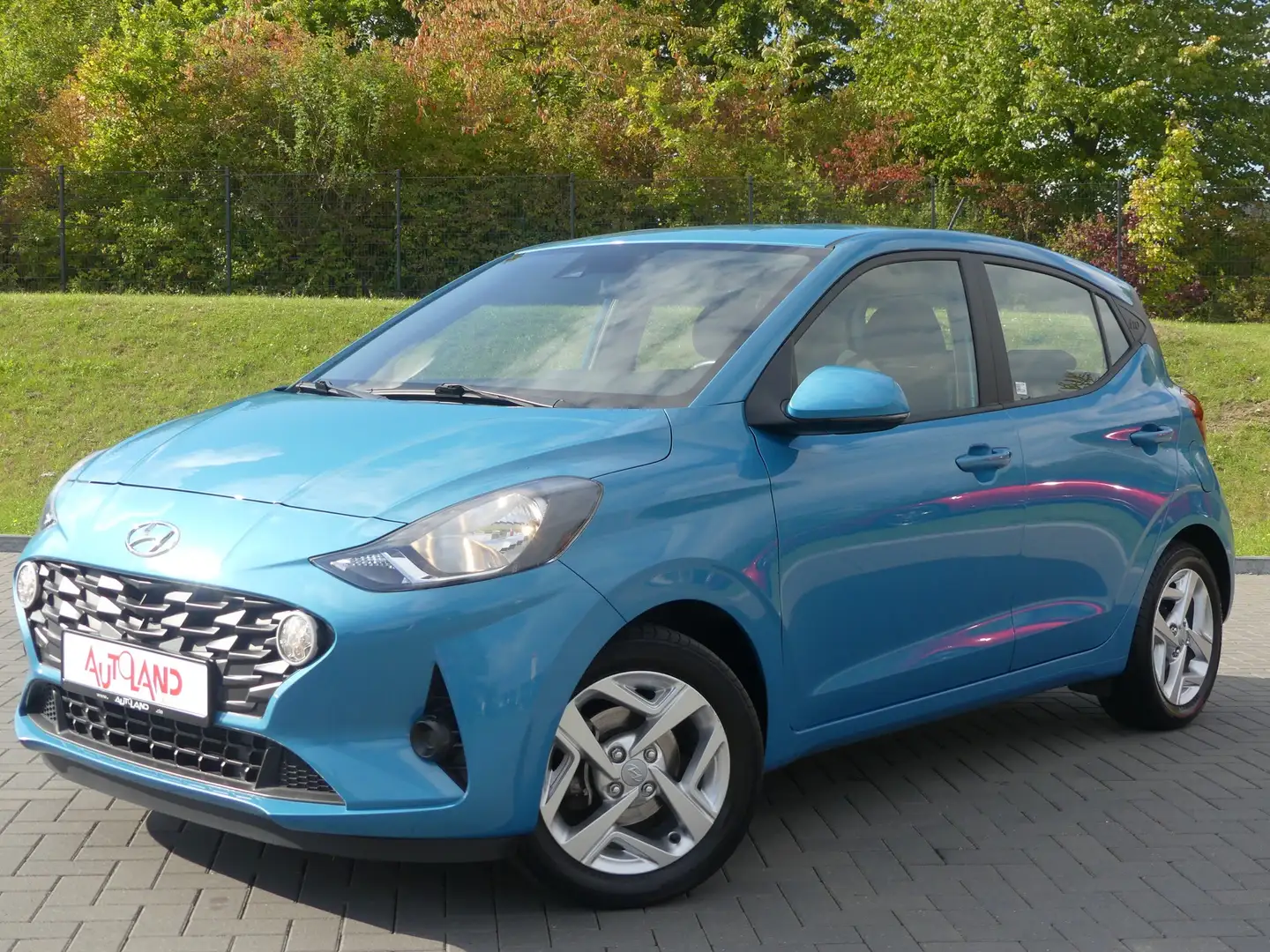 Hyundai i10 1.0 Trend Klima Sitzheizung Navi Kamera PDC Blau - 2