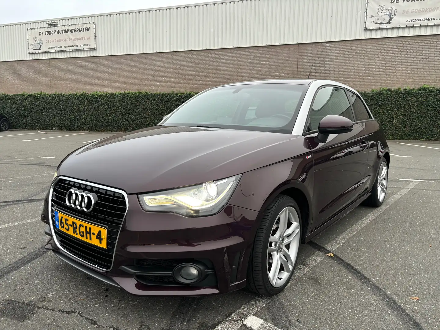 Audi A1 A1 1.4 TFSI 119g. S-Edition Lila - 1