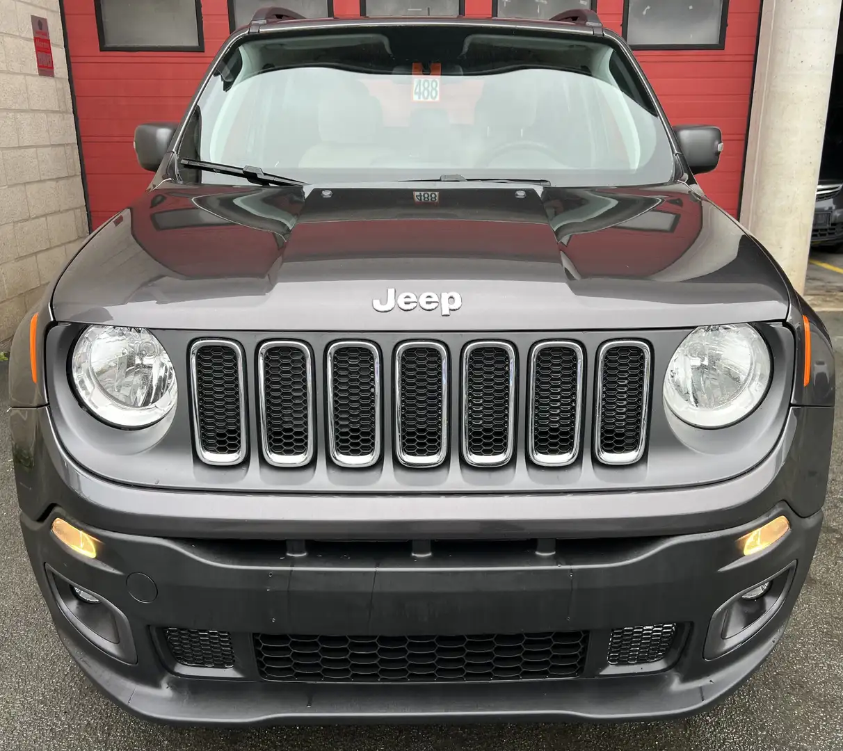 Jeep Renegade 1.6i E.torQ 4x2 Longitude + CLIM + CAR-PASS Grijs - 2