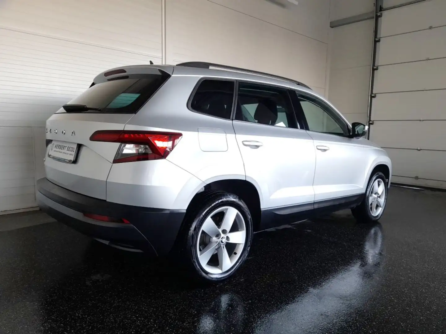 Skoda Karoq 1,6 TDI *17 ZOLL / LED / NAVI / AHV / ACC / PDC VO & HI/ SHZG* Silber - 2