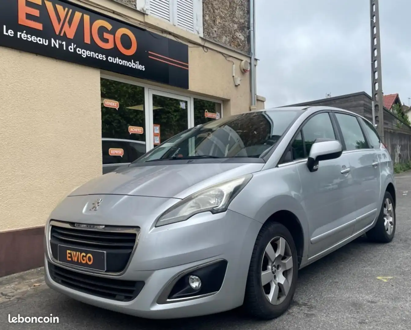 Peugeot 5008 GENERATION-I 1.2 PURETECH 130 ACTIVE START-STOP REMPLACEMENT MOTEUR À 77000 KMS Gris - 1