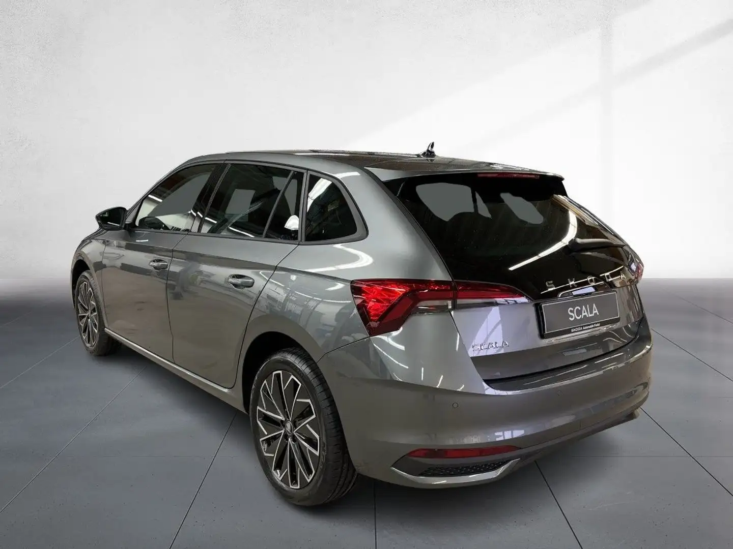 Skoda Scala Tour 1,0 TSI DSG *NAVI/ MATRIX-LED/ ACC* Grau - 2