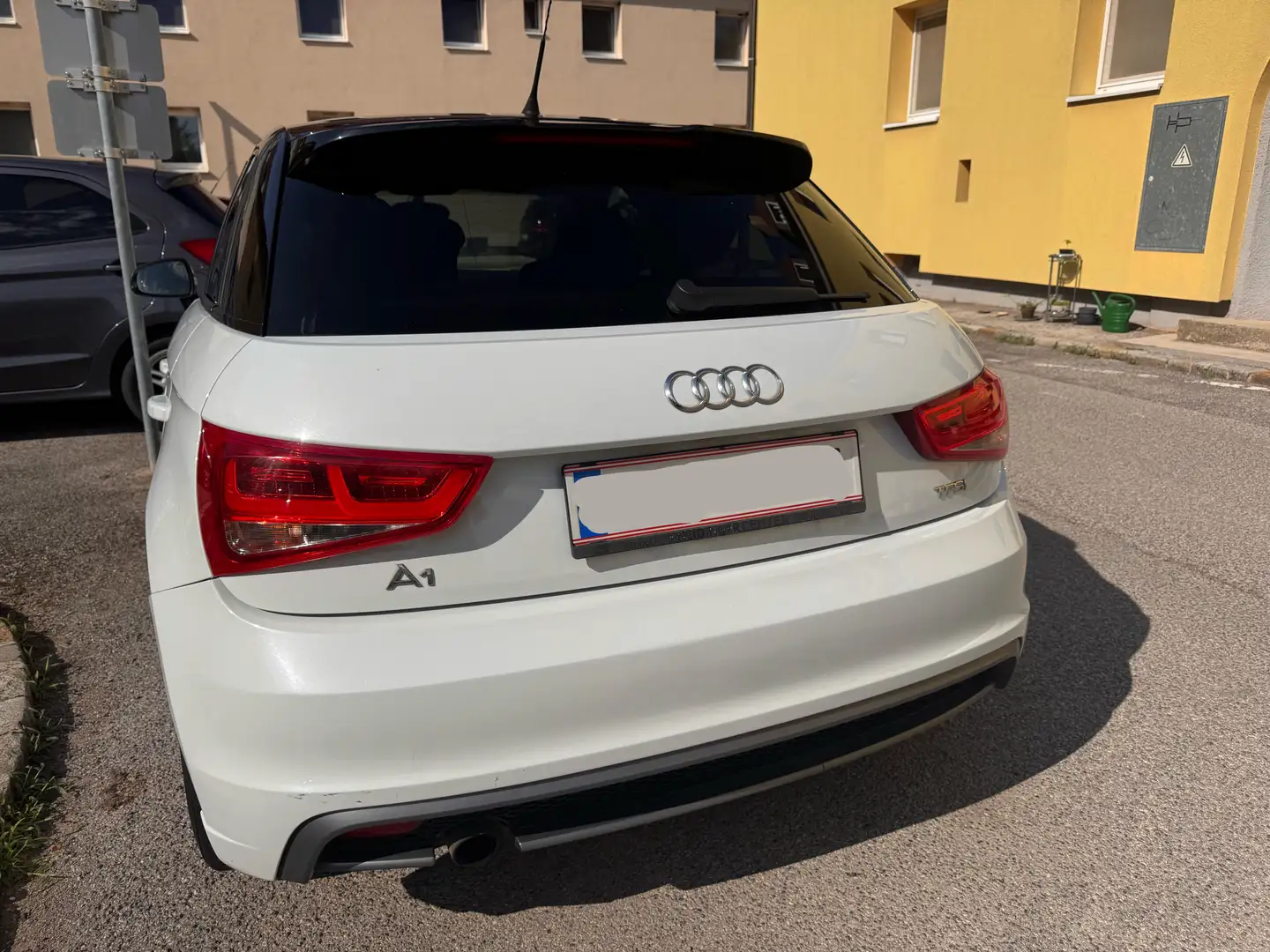 Audi A1 A1 SB 1,2 TFSI admired admired Weiß - 2