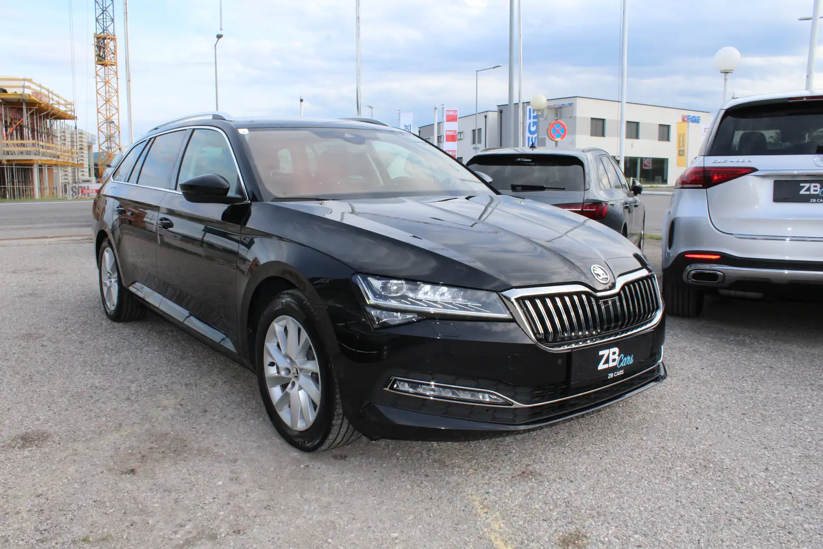 Skoda Superb 2.0 TDI Style // MwSt. // LED // NAVI // ACC Schwarz - 2