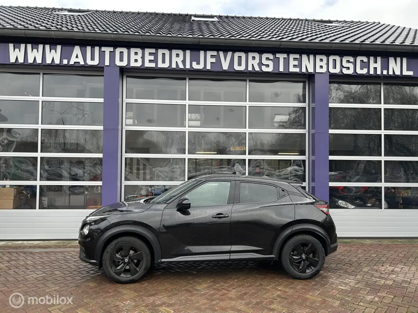 Nissan Juke 1.0 DIG-T Tekna * AUTOMAAT * TREKHAAK * NAVI * Schwarz - 2