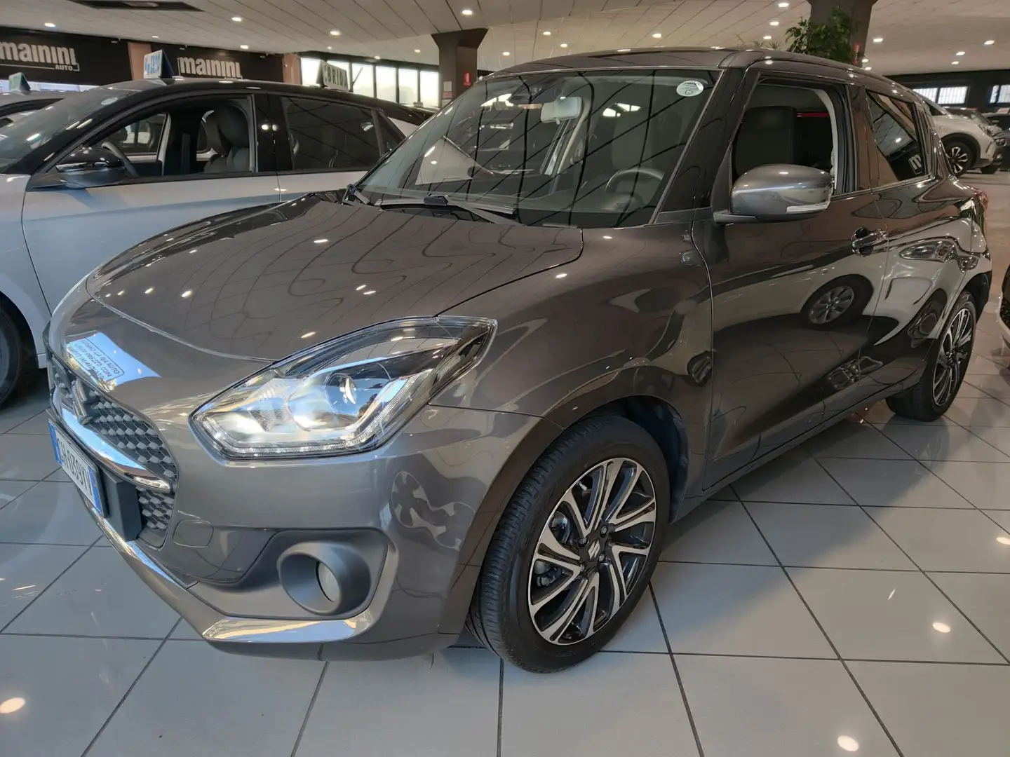Suzuki Swift 1.2 83cv Hybrid Top + Car Play Gris - 1