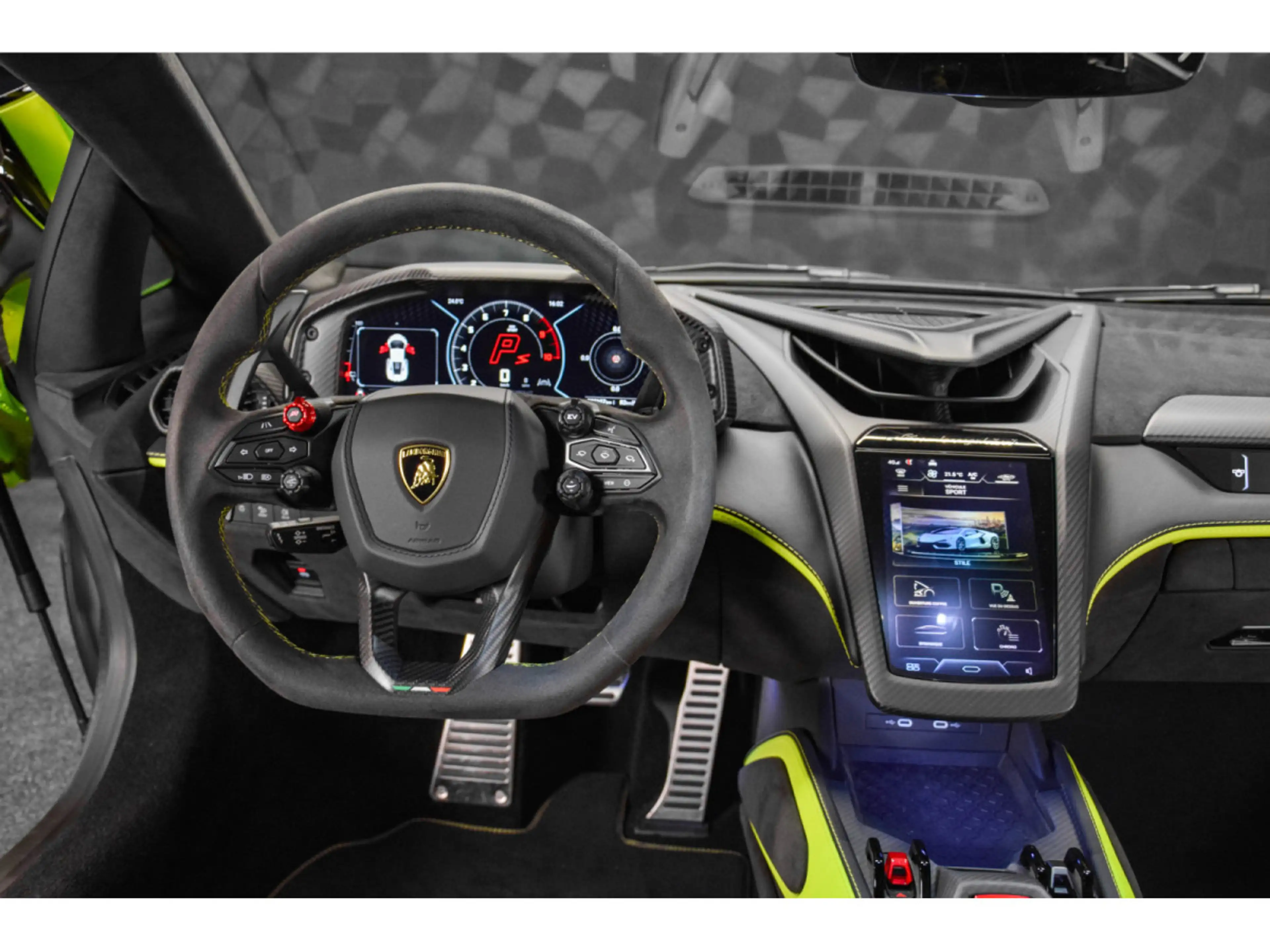Lamborghini Revuelto AD PERSONAM - VERDE CITREA / ROSSO MARS — photo 8