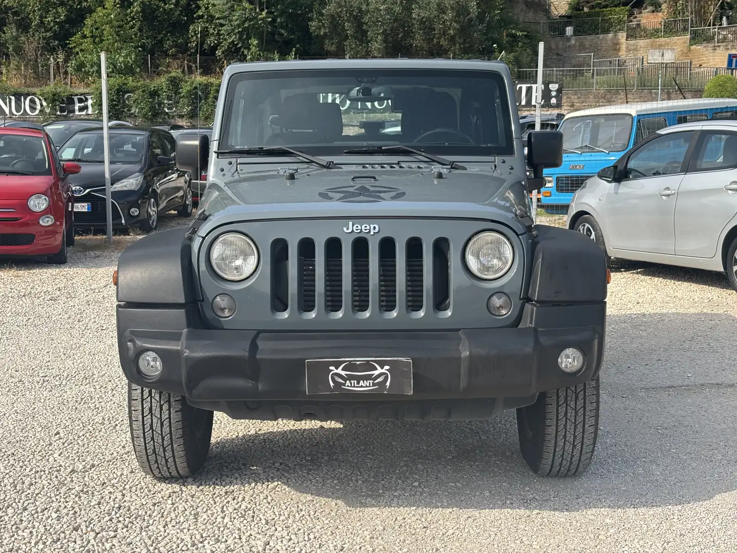 Jeep Wrangler 2.8 crd dpf Sahara Grau - 2