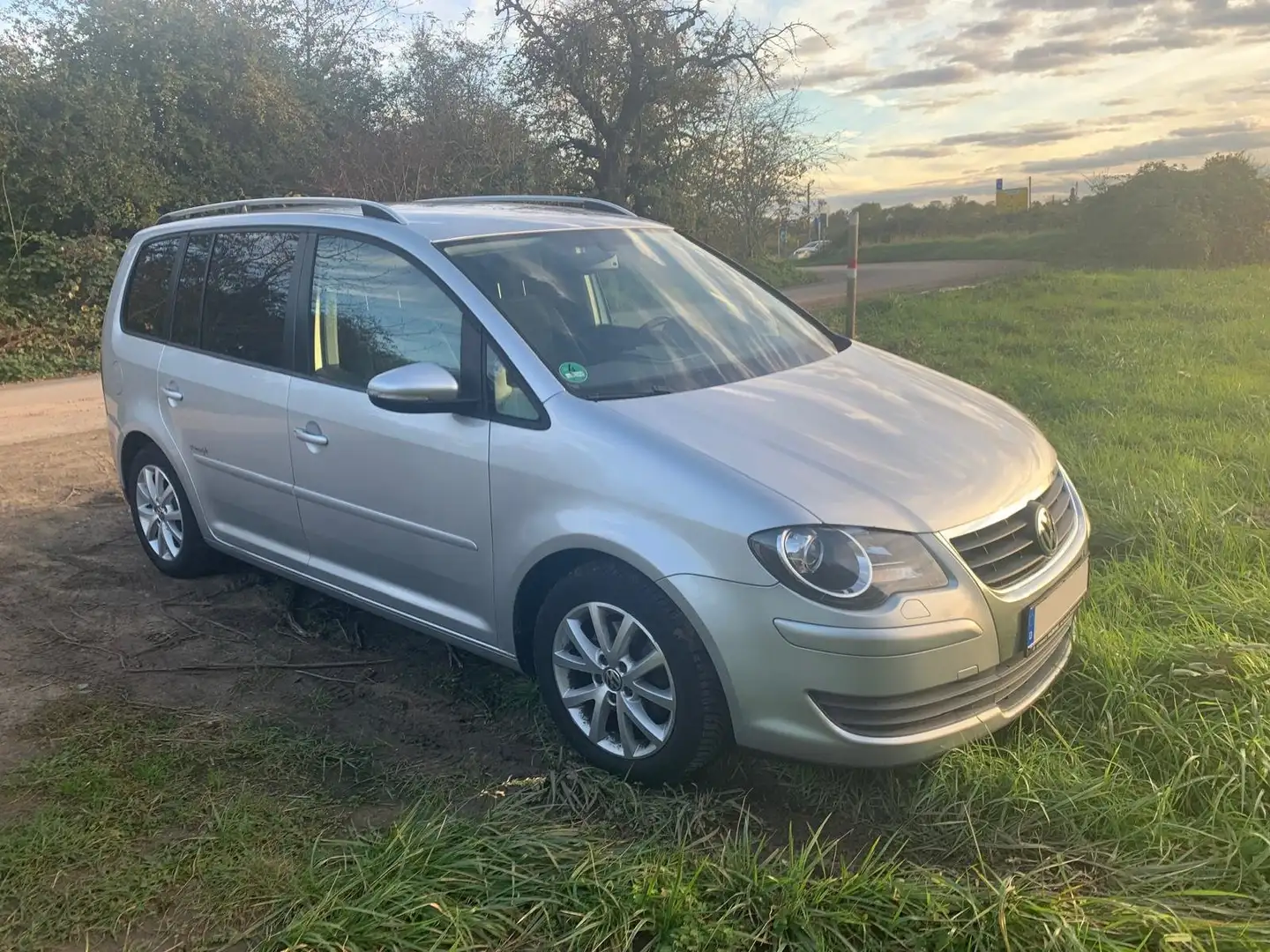Volkswagen Touran 1.4 TSI Freestyle Silber - 1