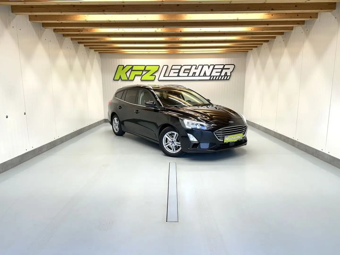 Ford Focus Turnier 1,5 EcoBl. R-KAM*NAVI*SITZH*PASS-APP Schwarz - 1