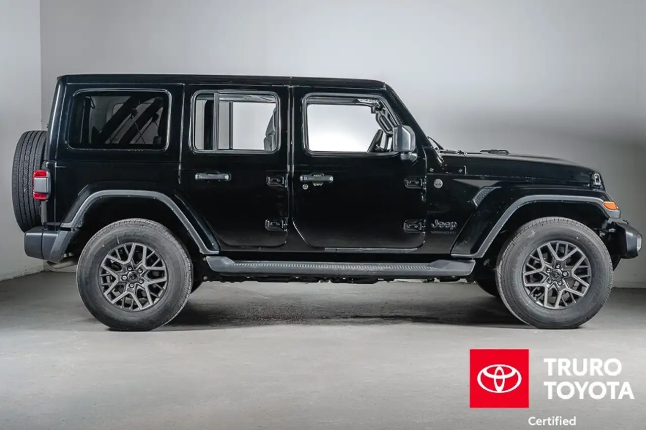 Jeep Wrangler photo Jeep Wrangler