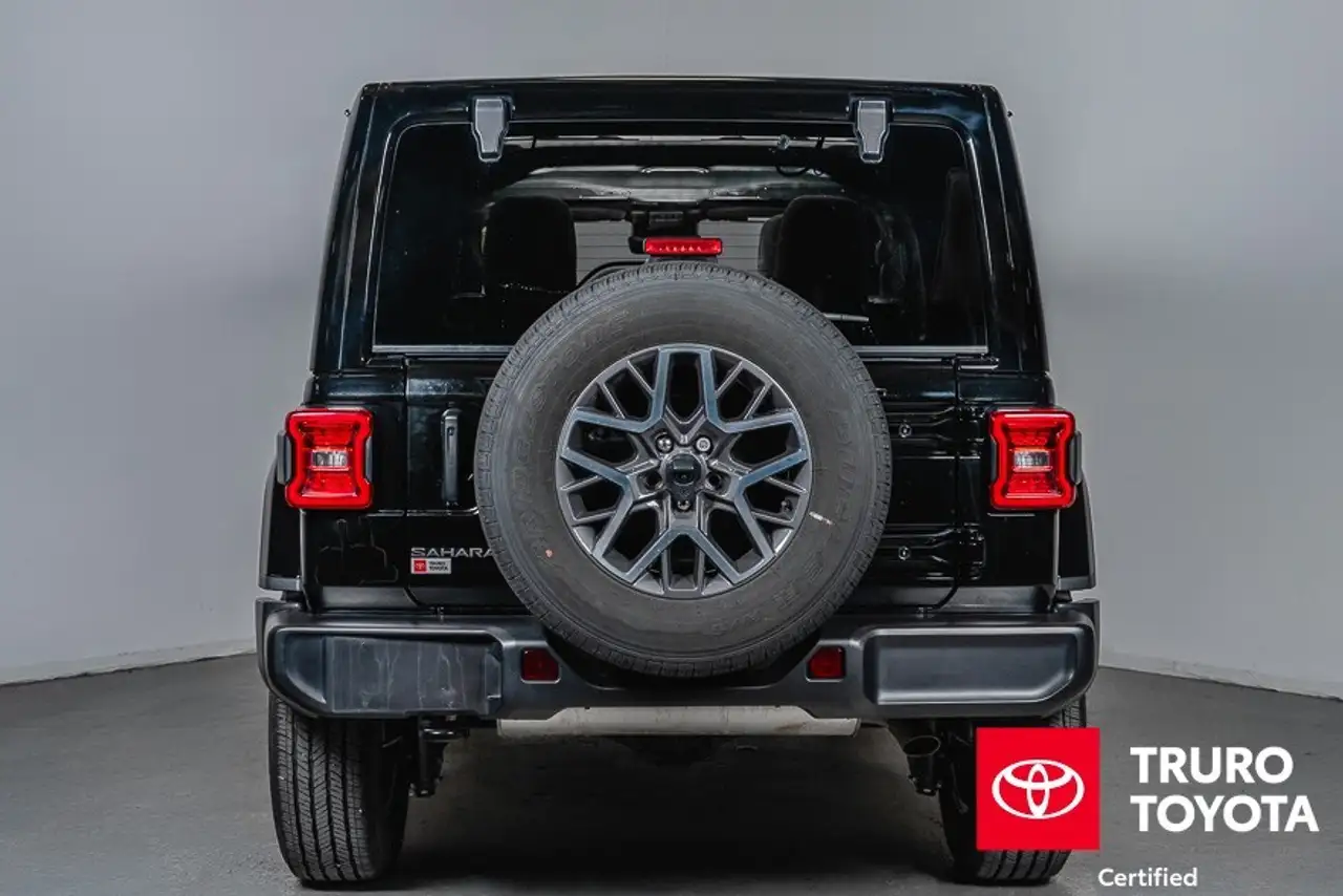 Jeep Wrangler photo Jeep Wrangler