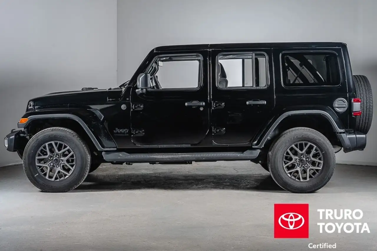 Jeep Wrangler photo Jeep Wrangler