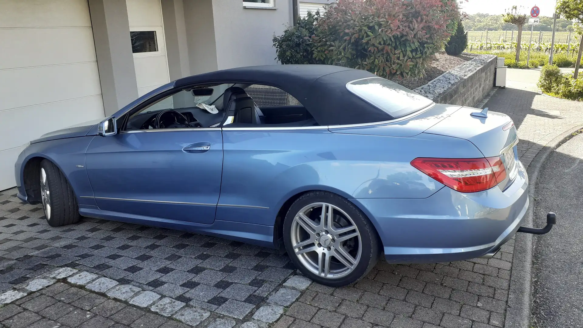 Mercedes-Benz E 250 E-Klasse Cabrio CGI Cabrio BlueEFFICIENCY Automati Albastru - 2