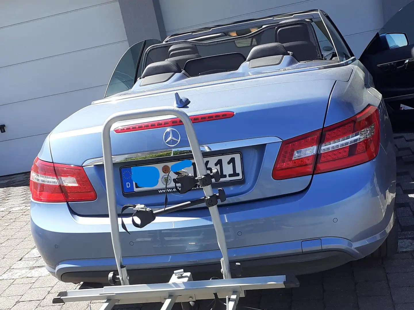 Mercedes-Benz E 250 E-Klasse Cabrio CGI Cabrio BlueEFFICIENCY Automati Albastru - 1