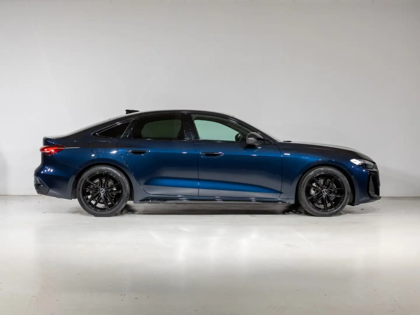 Audi A5 SEDAN BLACK LINE TFSI 150 KW S TRONIC Azul - 2