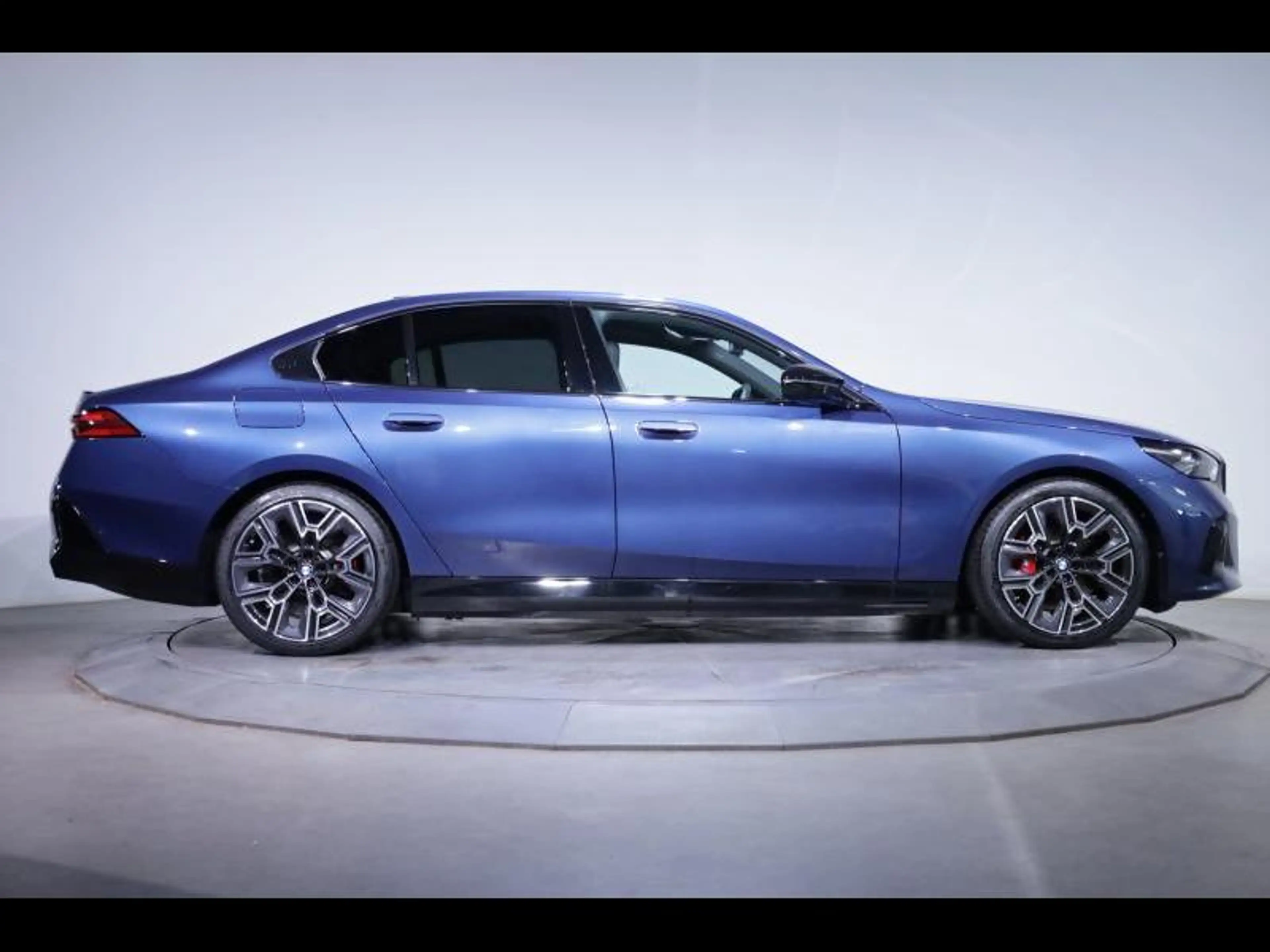 BMW i5 M60 xDrive Berline Kit M Sport — photo 3