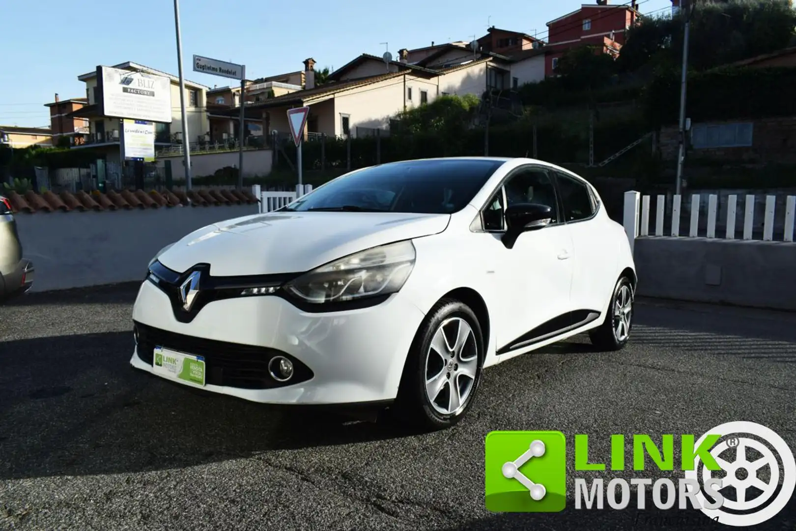Renault Clio 1.2 75CV 5 porte Costume National Blanc - 1