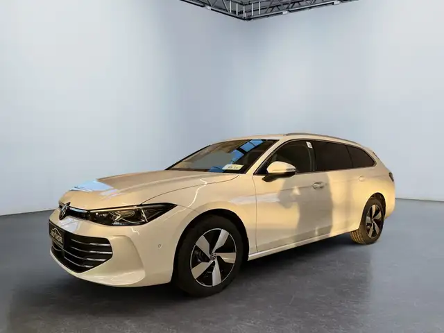 Volkswagen Passat view 2