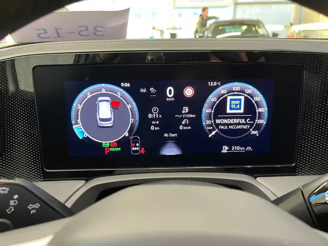 Volkswagen Passat view 12