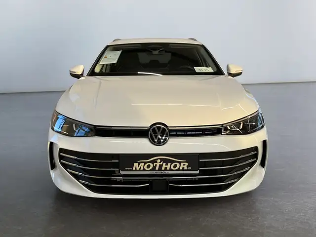 Volkswagen Passat view 6