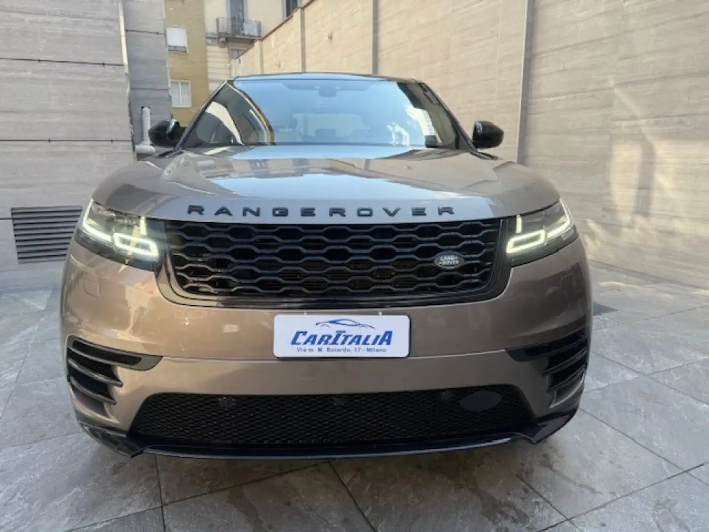 Land Rover Range Rover Velar 3.0D V6 300 CV R-Dynamic SE Grijs - 2