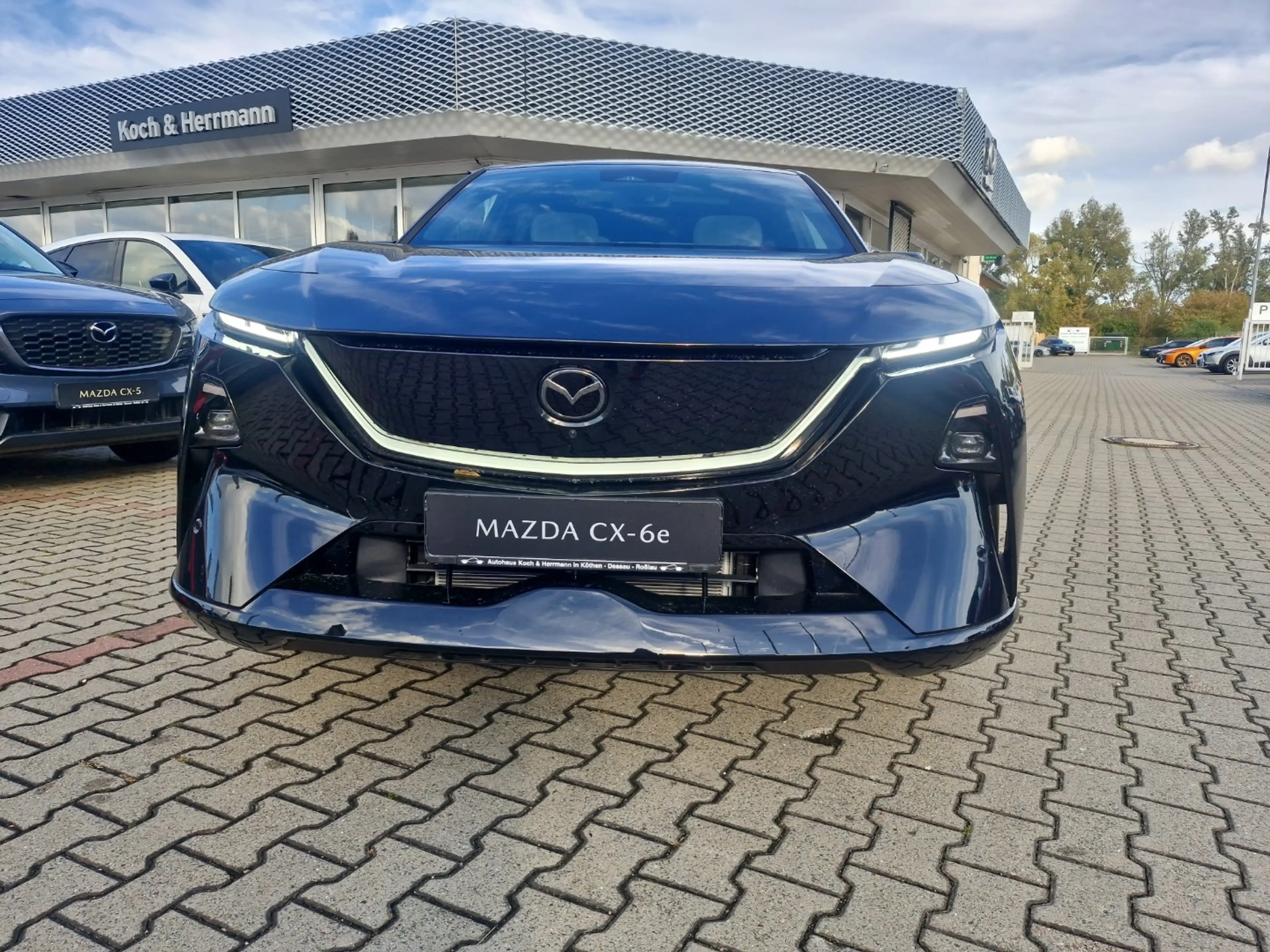 Mazda CX-6e EV 258ps TAKUMI PLUS — photo 2