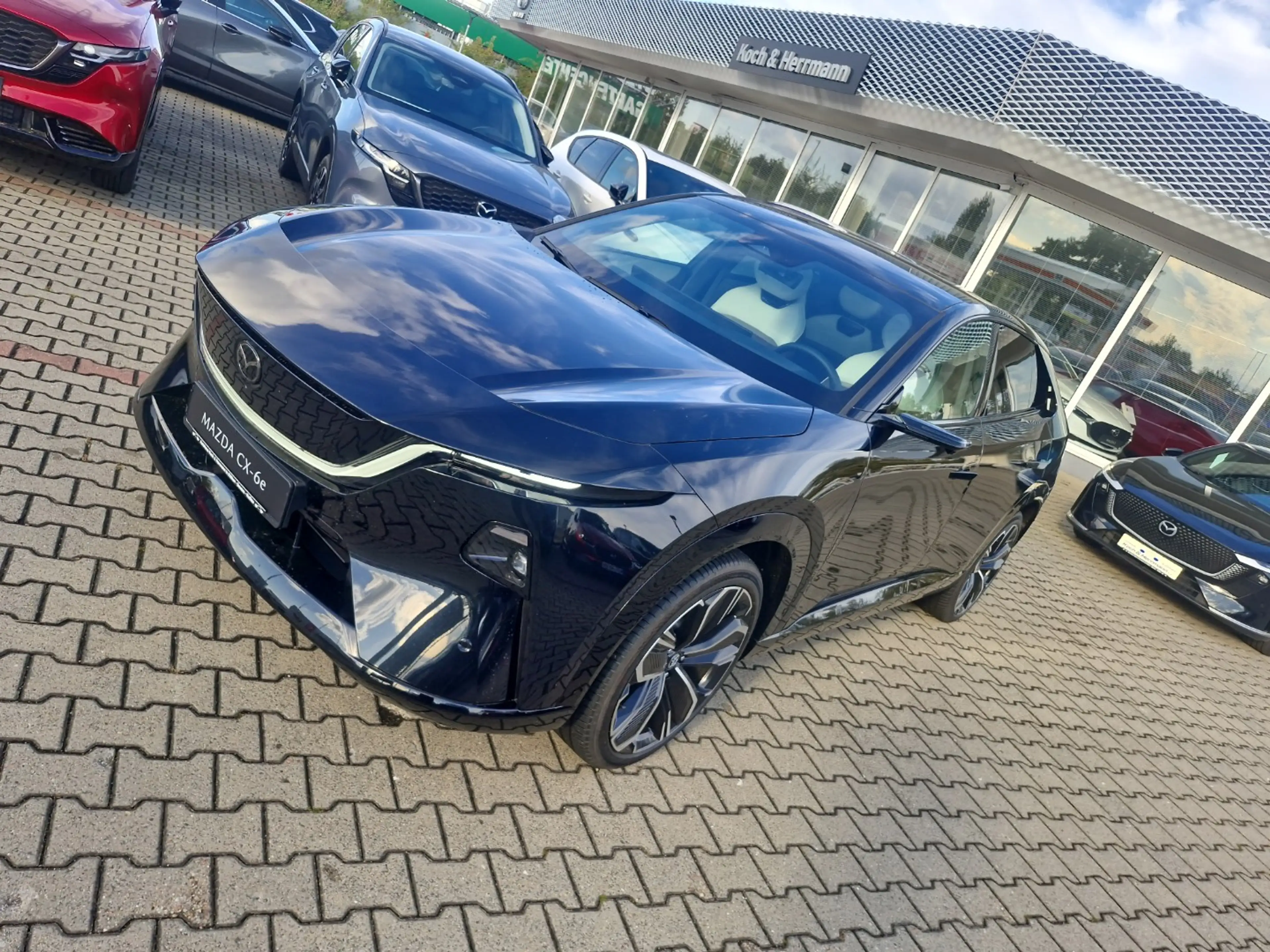 Mazda CX-6e EV 258ps TAKUMI PLUS — photo 3