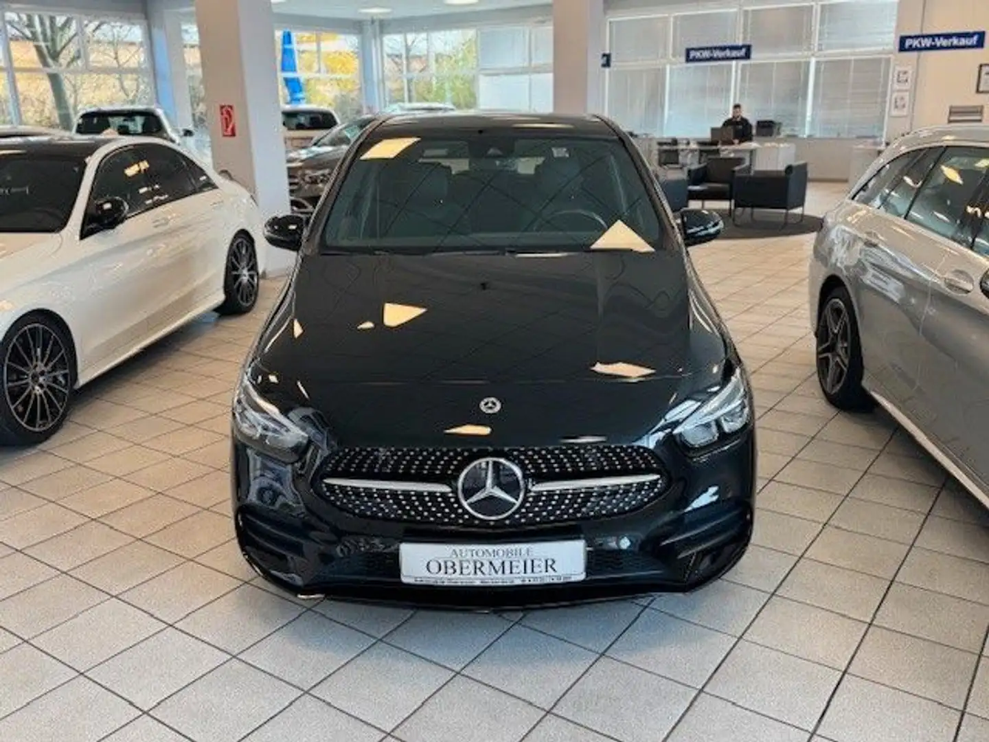 Mercedes-Benz B 250 AMG/Night 7G-DCT LED RFK AHKPano CarPlay Negro - 2