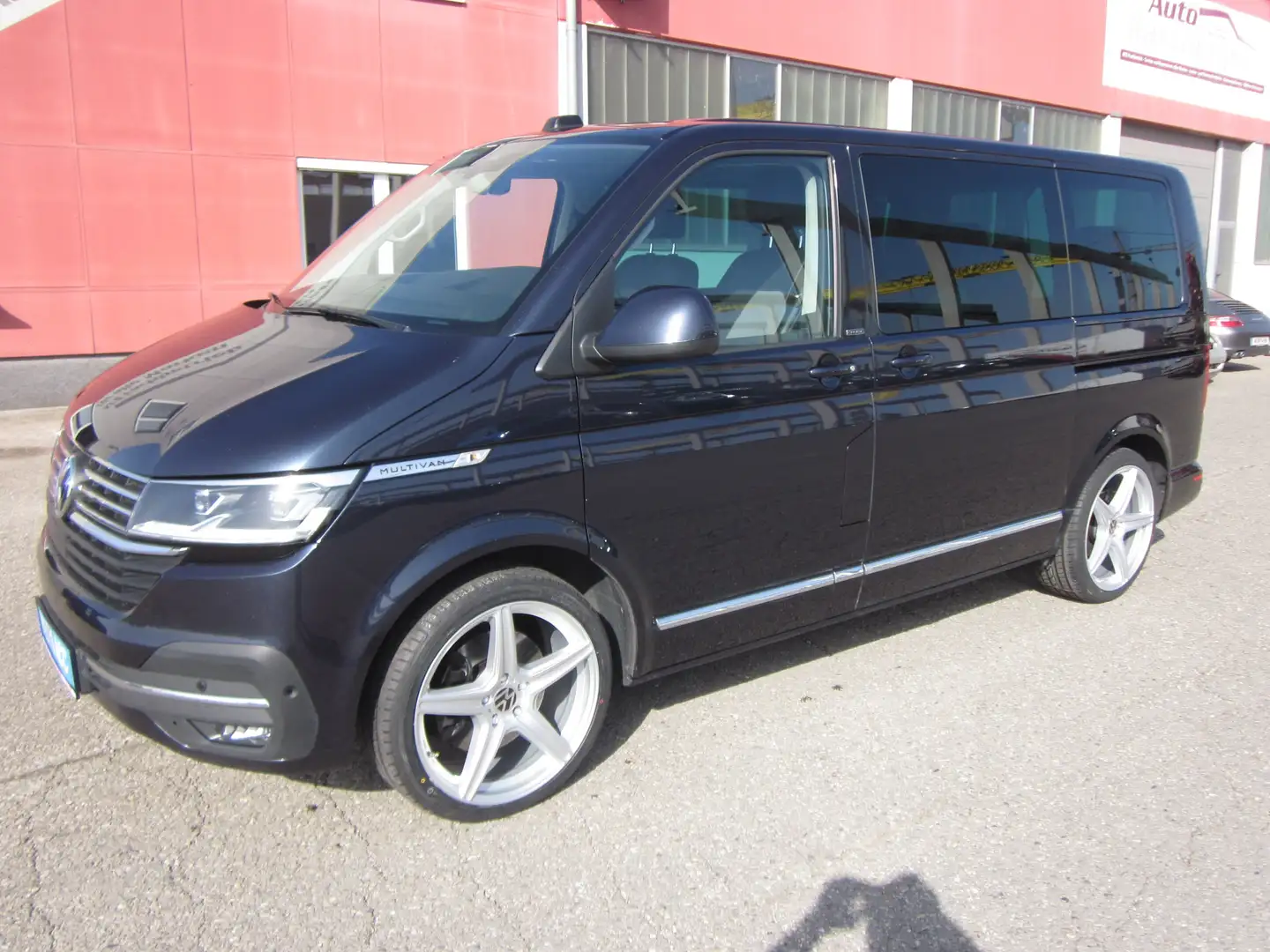 Volkswagen T6.1 Multivan Cruise 2,0 TDI DSG LED Virtual ACC Modrá - 1