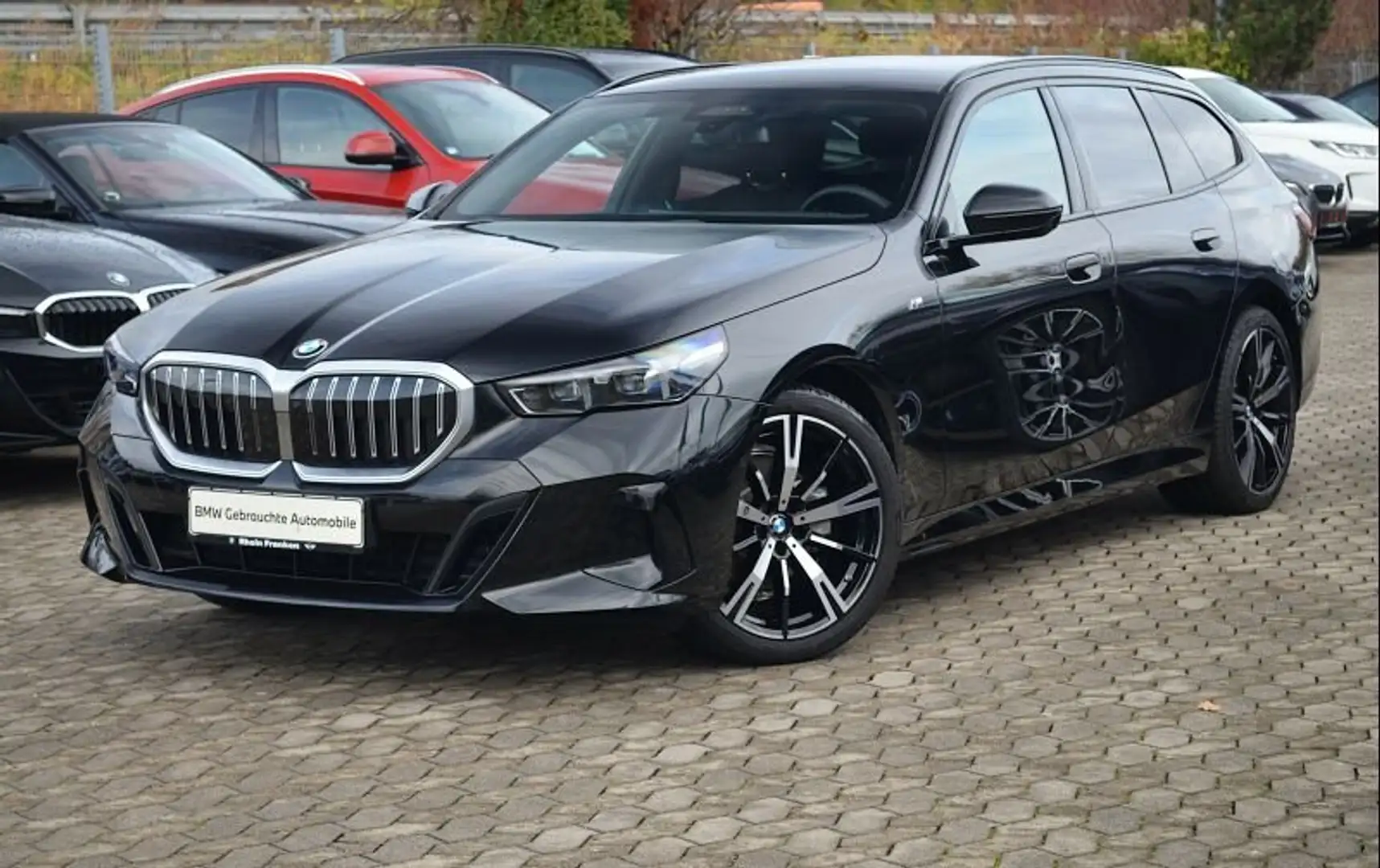 BMW 520 d M Sport LiveCptProf.AHK.ACC.360°.Iconic Glo Schwarz - 2