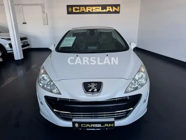 Peugeot 308 view 3