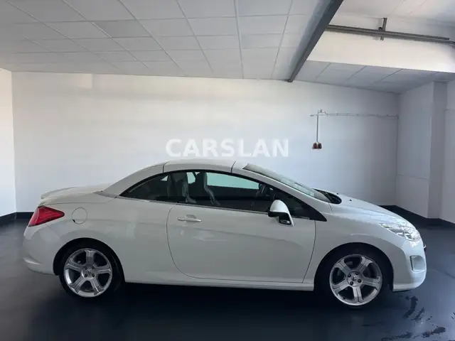 Peugeot 308 view 8