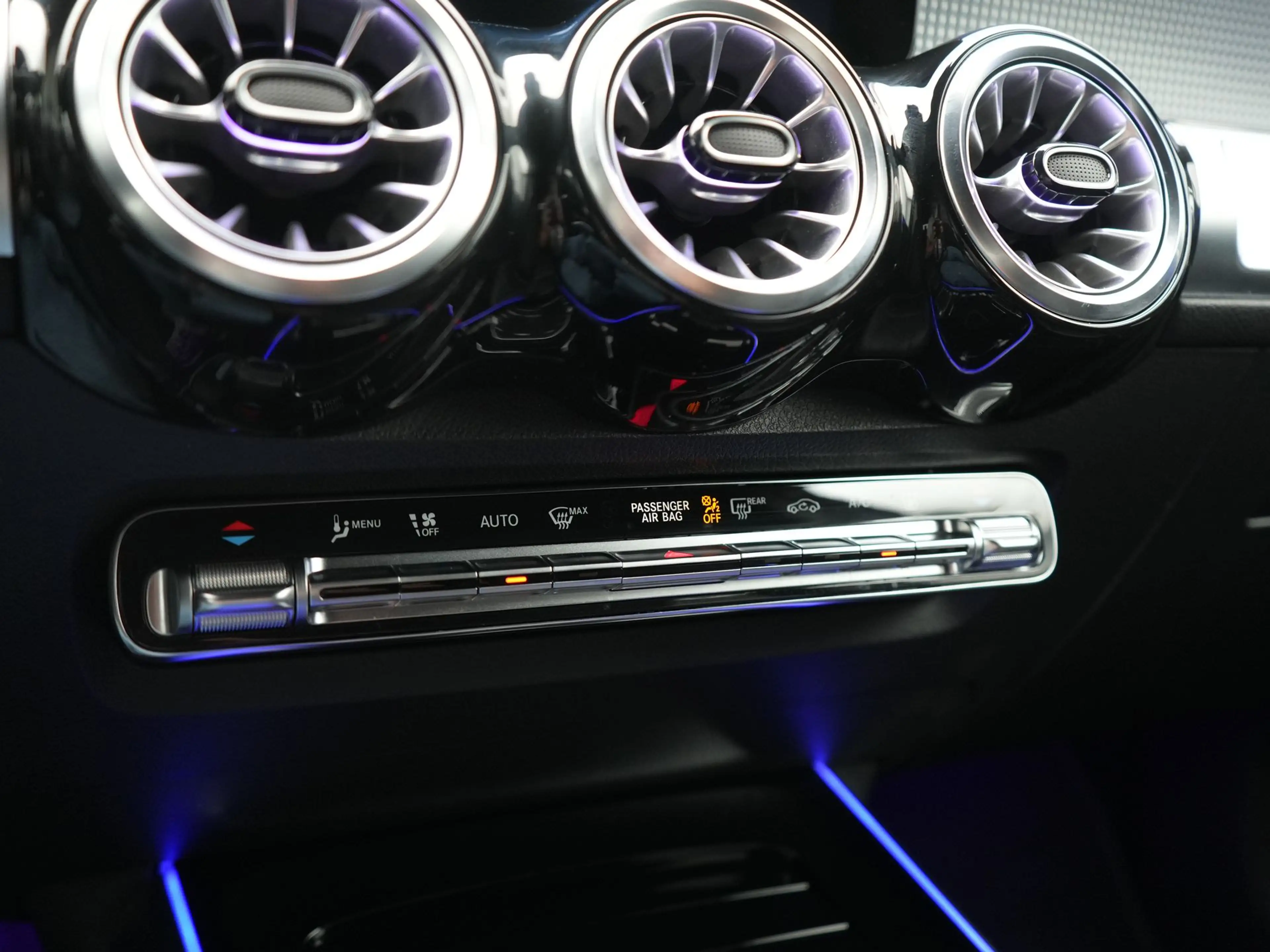 Mercedes-Benz EQB 250 250+ Luxury Line 74 kWh 191pk Dealer O.H | Adaptiv — photo 35